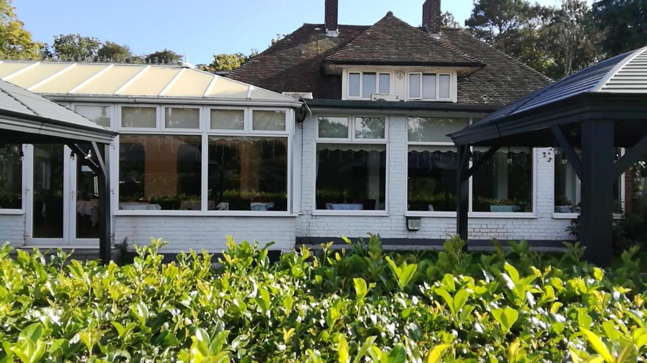 Many Worlds Meet - Eurostar, Wimbledon 30 Mins, Central London, Gatwick 15 Mins - Spacious, Sleeps Up To 16 Plus Cot - Free Wifi, Parking - Next To Lloyd Park, Great For Families, Walkers, Relocators - Ideal For Contractors Croydon Buitenkant foto