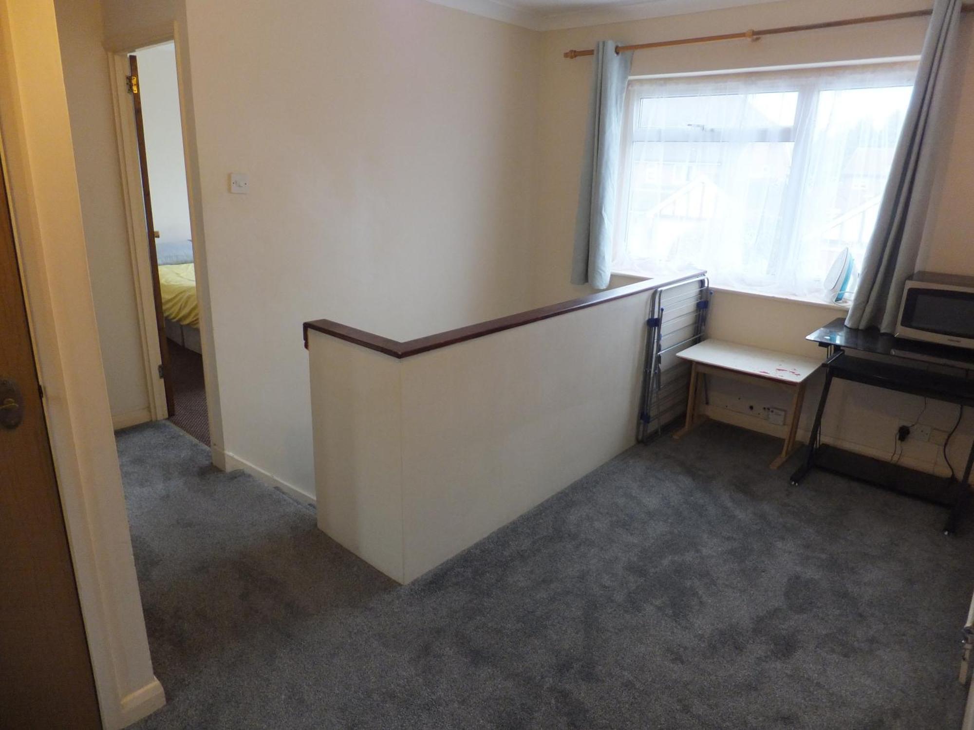 Many Worlds Meet - Eurostar, Wimbledon 30 Mins, Central London, Gatwick 15 Mins - Spacious, Sleeps Up To 16 Plus Cot - Free Wifi, Parking - Next To Lloyd Park, Great For Families, Walkers, Relocators - Ideal For Contractors Croydon Buitenkant foto