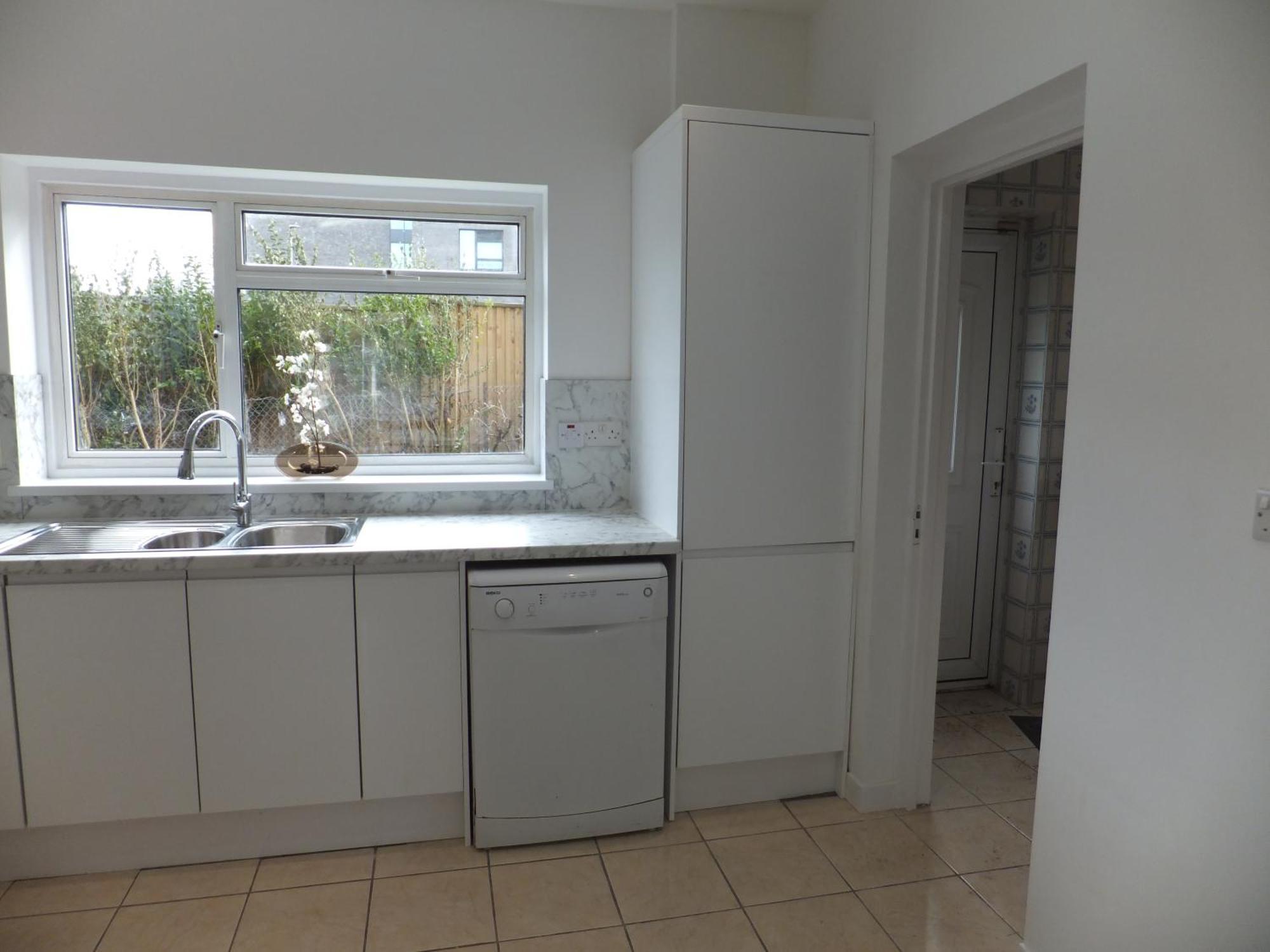 Many Worlds Meet - Eurostar, Wimbledon 30 Mins, Central London, Gatwick 15 Mins - Spacious, Sleeps Up To 16 Plus Cot - Free Wifi, Parking - Next To Lloyd Park, Great For Families, Walkers, Relocators - Ideal For Contractors Croydon Buitenkant foto