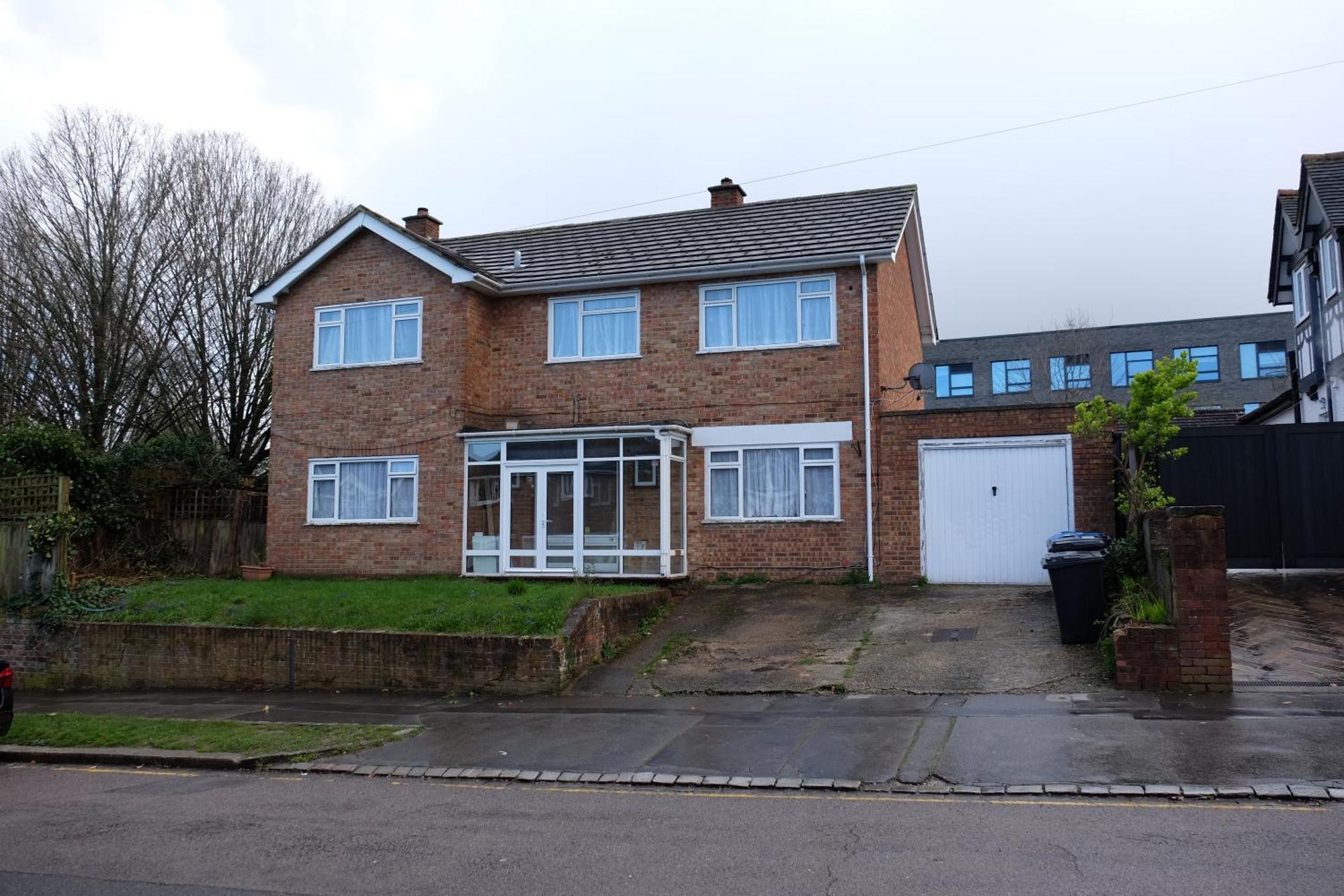 Many Worlds Meet - Eurostar, Wimbledon 30 Mins, Central London, Gatwick 15 Mins - Spacious, Sleeps Up To 16 Plus Cot - Free Wifi, Parking - Next To Lloyd Park, Great For Families, Walkers, Relocators - Ideal For Contractors Croydon Buitenkant foto