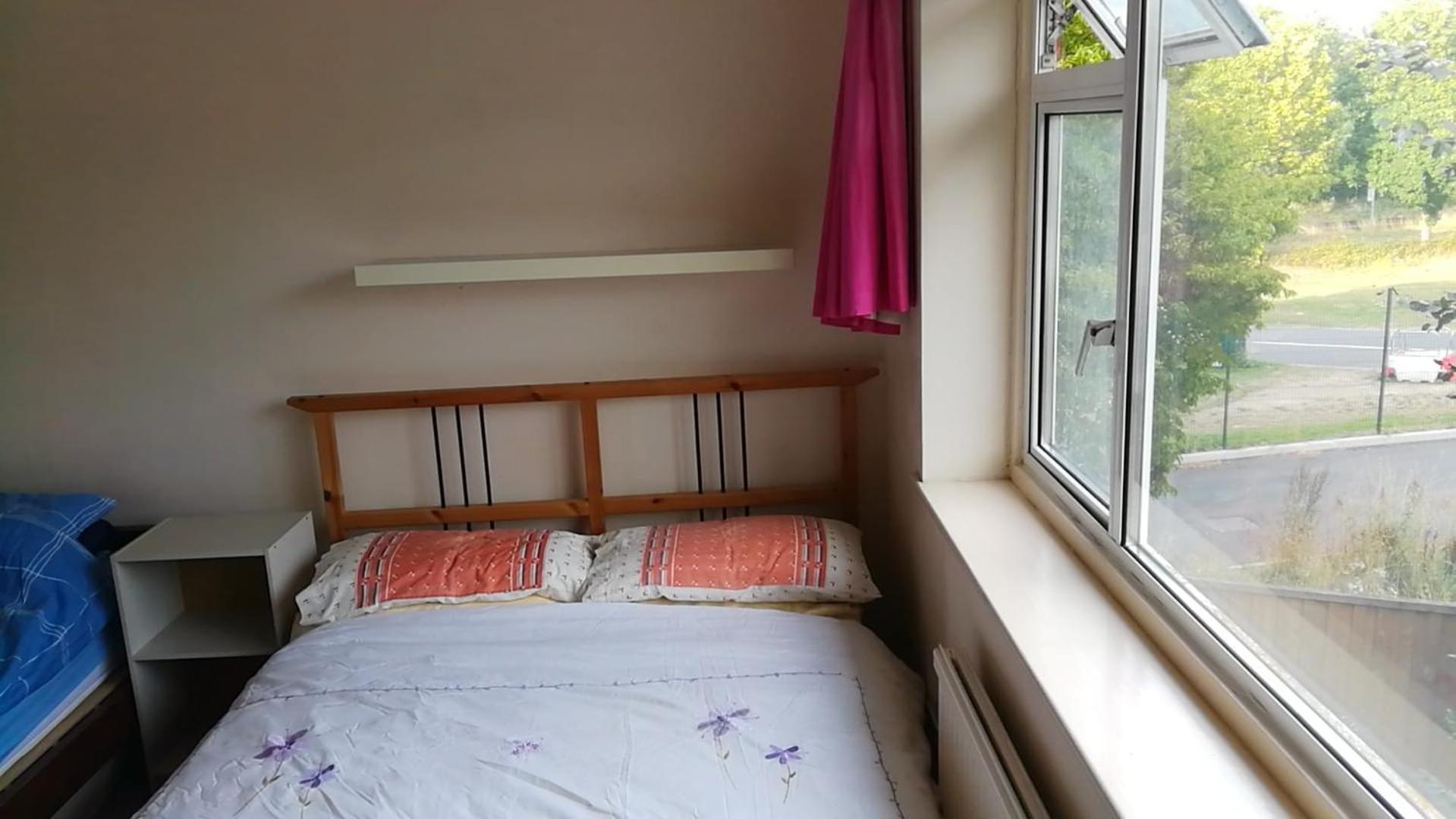 Many Worlds Meet - Eurostar, Wimbledon 30 Mins, Central London, Gatwick 15 Mins - Spacious, Sleeps Up To 16 Plus Cot - Free Wifi, Parking - Next To Lloyd Park, Great For Families, Walkers, Relocators - Ideal For Contractors Croydon Buitenkant foto