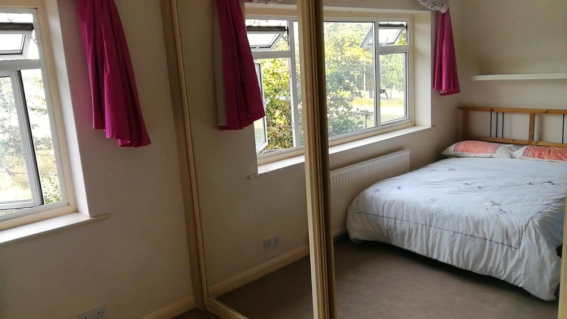 Many Worlds Meet - Eurostar, Wimbledon 30 Mins, Central London, Gatwick 15 Mins - Spacious, Sleeps Up To 16 Plus Cot - Free Wifi, Parking - Next To Lloyd Park, Great For Families, Walkers, Relocators - Ideal For Contractors Croydon Kamer foto
